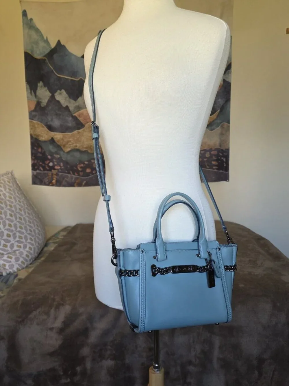 Coach Swagger 27 Cloud Blue Glovetanned Leather Satchel Chain Bag 59542 AUTH - Picture 9 of 16